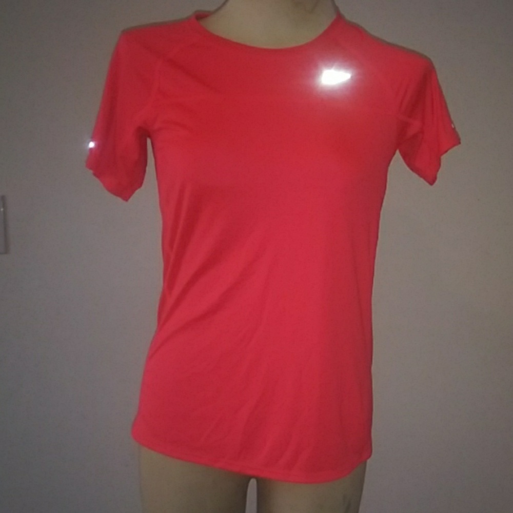 Nike - Picture 2 of 4